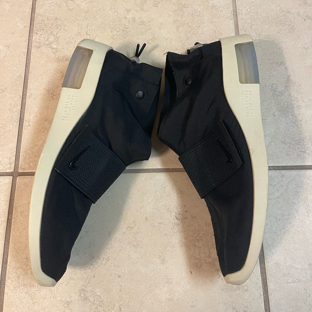 Nike Air Fear Of God Moccasin
Black